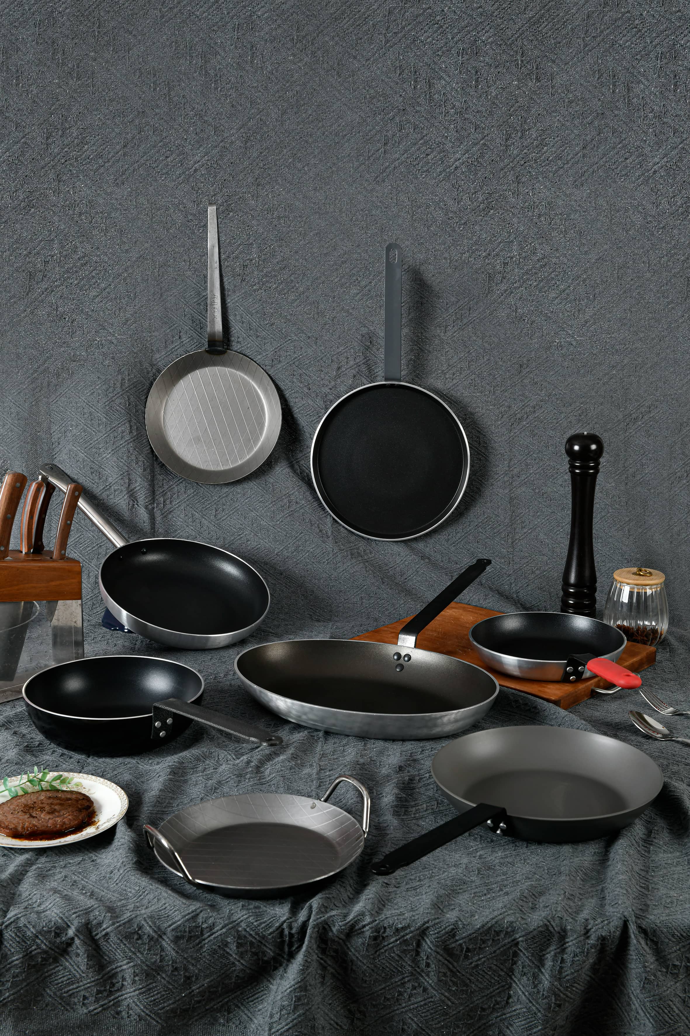 7 Foods You Should Never Cook in Cast Iron Cookware